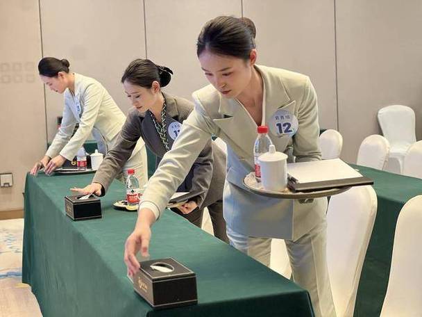 技藝爭鋒 能創未來 技能大賽以比促學，全面提升物業服務與會務服務技能
